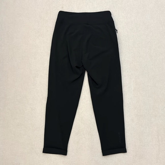 Nike ACG Dri-FIT 'New Sands'
Women's High-Waisted Trousers - Picture 4 of 7